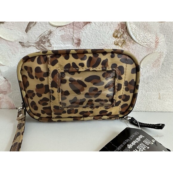Scout women wristlet leopard print made with cotton twill size 6X3.5X1" - Picture 2 of 14